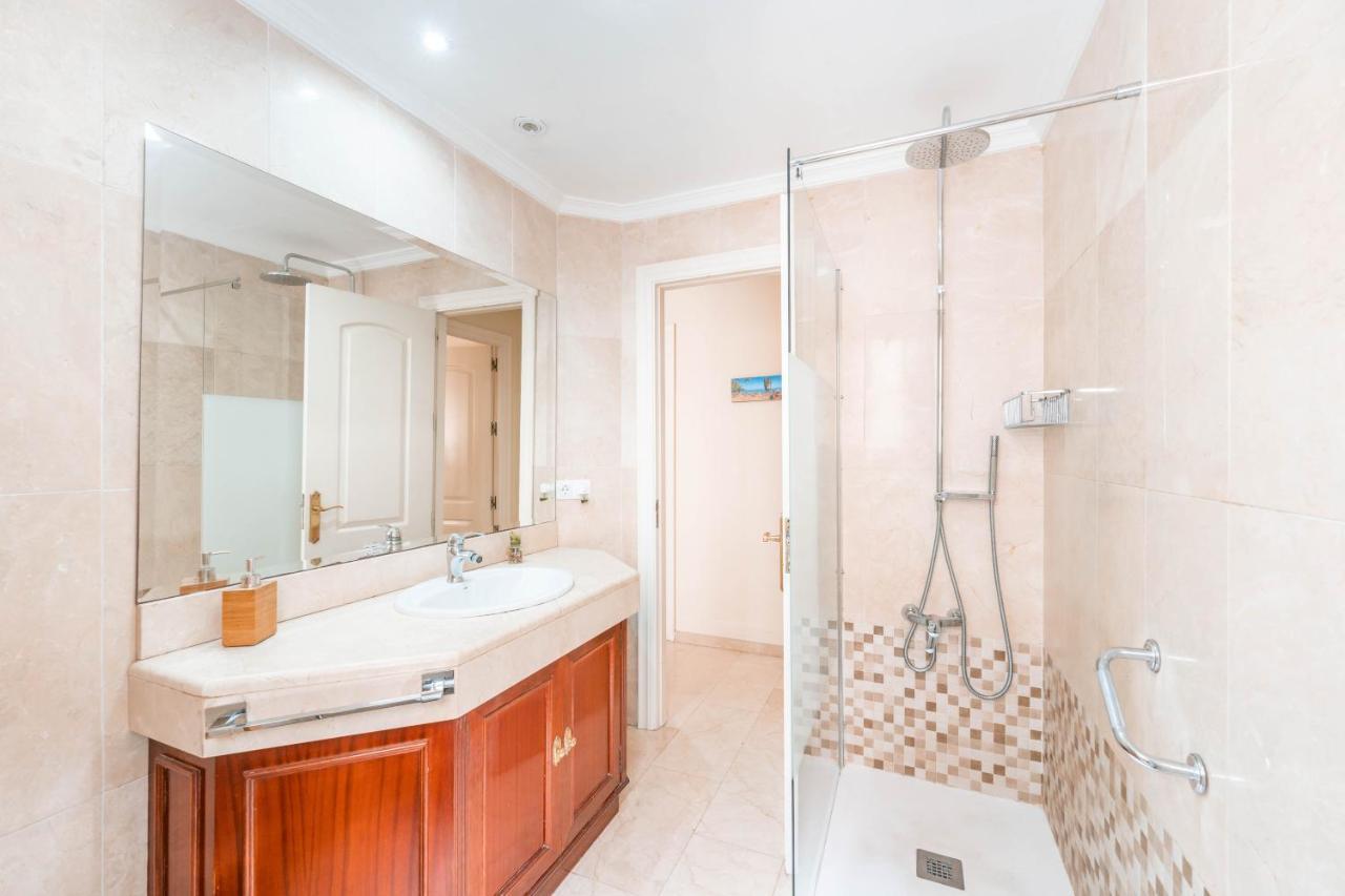 Gran Apartamento De 3 Habitaciones Junto A La Catedral 말라가 외부 사진