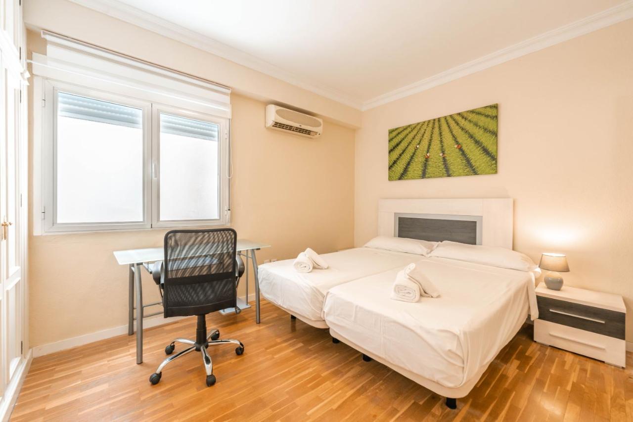 Gran Apartamento De 3 Habitaciones Junto A La Catedral 말라가 외부 사진